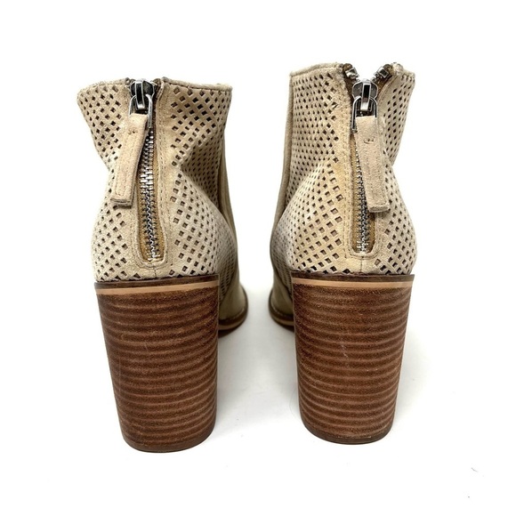 Steve Madden Women's Tan Replay Perforated Suede Heeled Ankle Booties Size 9.5 M - Picture 6 of 10